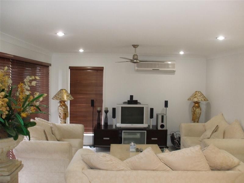 10/18 Carina Peaks Drive, Varsity Lakes QLD 4227