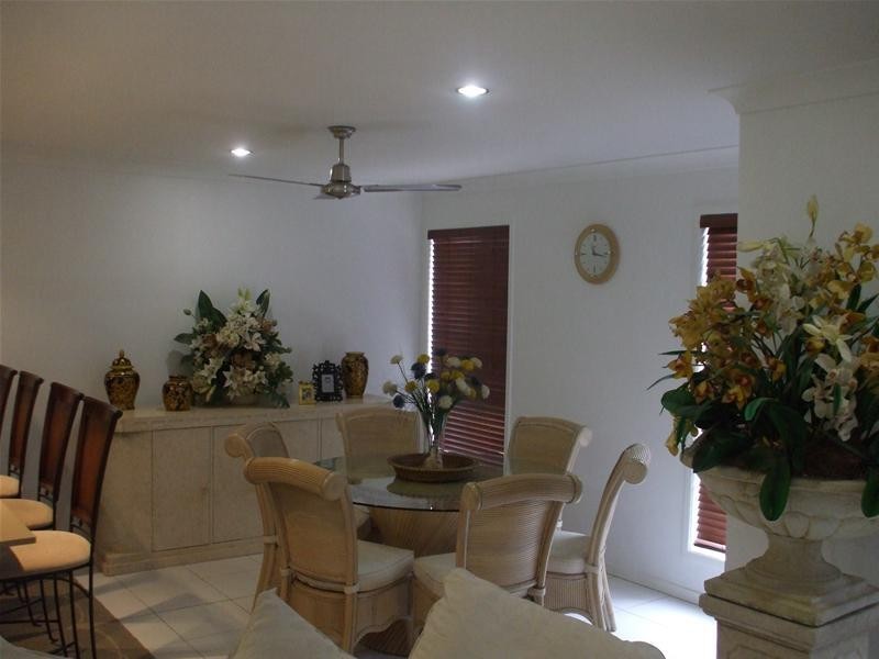 10/18 Carina Peaks Drive, Varsity Lakes QLD 4227