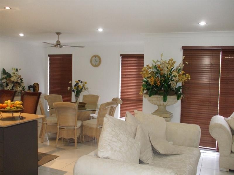 10/18 Carina Peaks Drive, Varsity Lakes QLD 4227