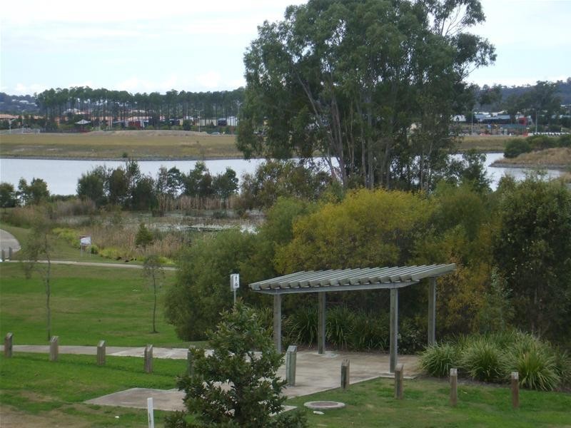 10/18 Carina Peaks Drive, Varsity Lakes QLD 4227