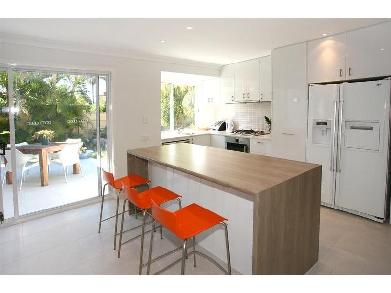 22 Sophie Avenue, Broadbeach Waters QLD 4218