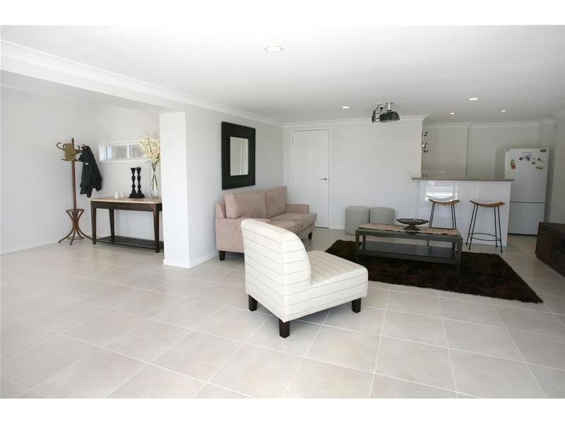 22 Sophie Avenue, Broadbeach Waters QLD 4218