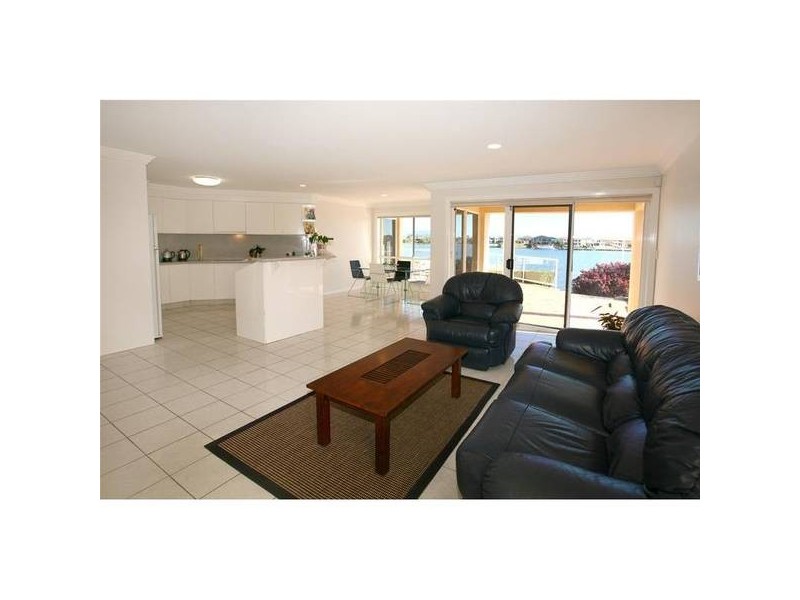 70 Port Jackson Boulevard, Clear Island Waters QLD 4226