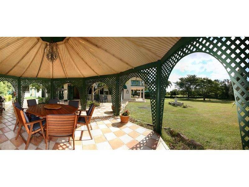 71 Marbella Drive, Benowa QLD 4217