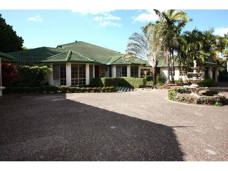 71 Marbella Drive, Benowa QLD 4217