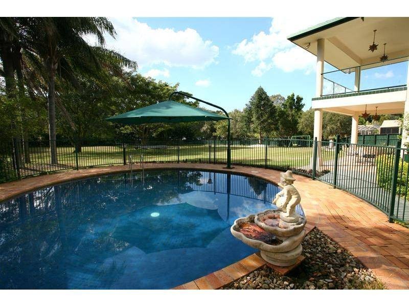 71 Marbella Drive, Benowa QLD 4217