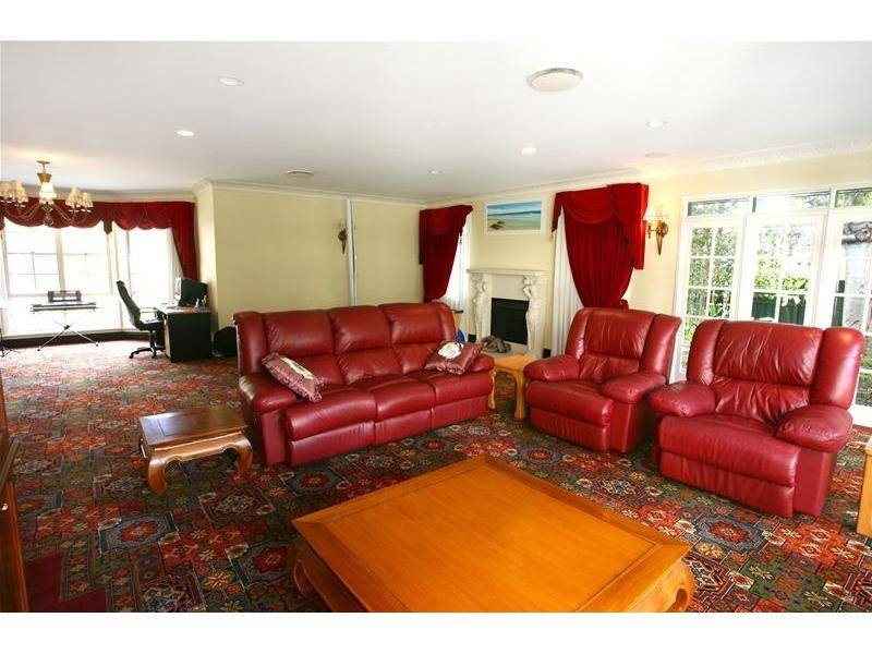 71 Marbella Drive, Benowa QLD 4217