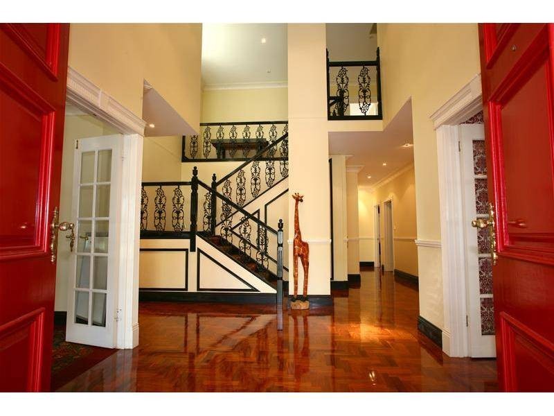 71 Marbella Drive, Benowa QLD 4217