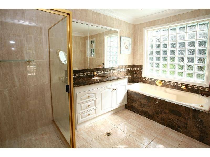 71 Marbella Drive, Benowa QLD 4217