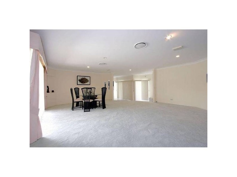 Clear Island Waters QLD 4226