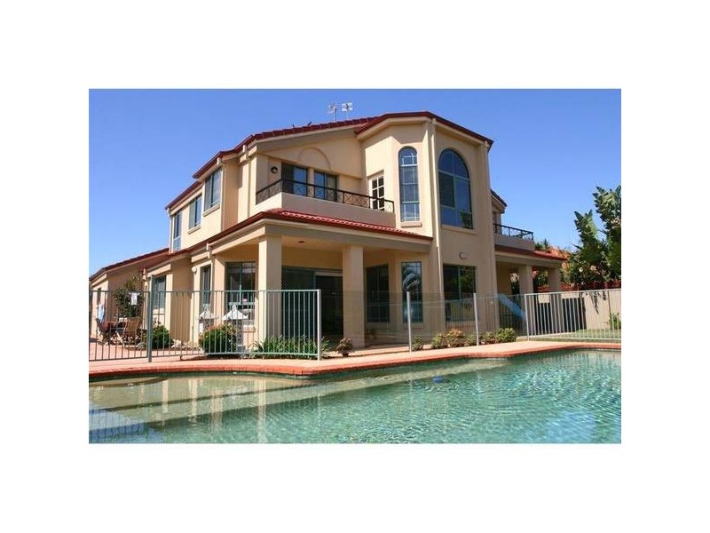 34 Clipper Boulevard, Clear Island Waters QLD 4226