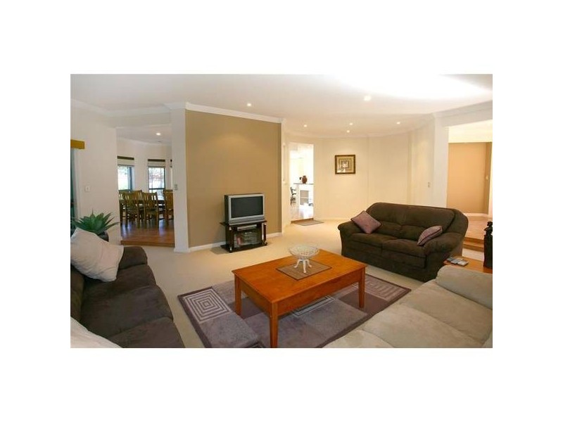 34 Clipper Boulevard, Clear Island Waters QLD 4226