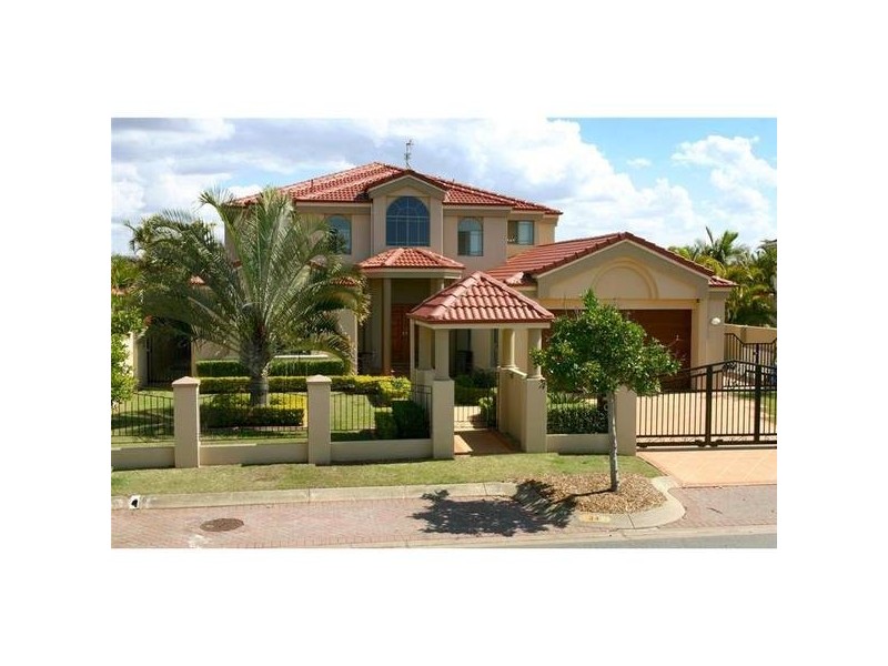 34 Clipper Boulevard, Clear Island Waters QLD 4226