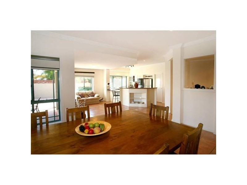 34 Clipper Boulevard, Clear Island Waters QLD 4226