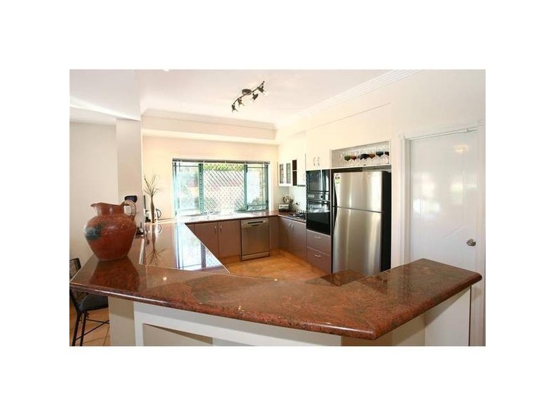 34 Clipper Boulevard, Clear Island Waters QLD 4226
