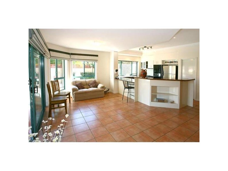 34 Clipper Boulevard, Clear Island Waters QLD 4226