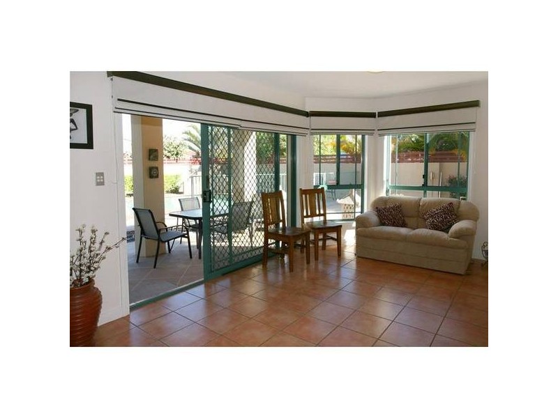34 Clipper Boulevard, Clear Island Waters QLD 4226