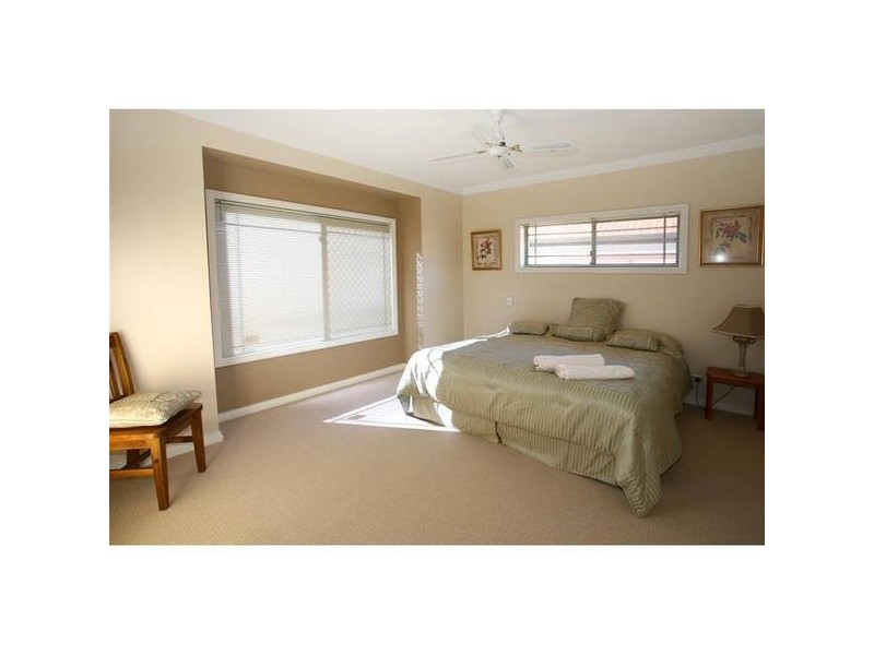 34 Clipper Boulevard, Clear Island Waters QLD 4226
