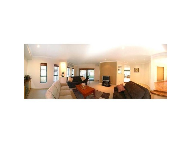 34 Clipper Boulevard, Clear Island Waters QLD 4226