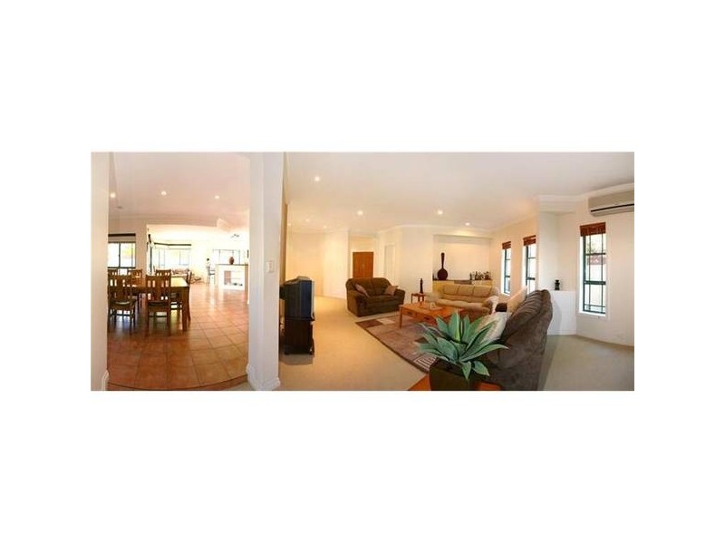34 Clipper Boulevard, Clear Island Waters QLD 4226