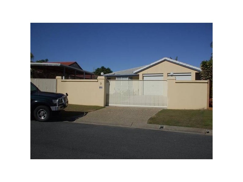 9 Curacao Place, Clear Island Waters QLD 4226