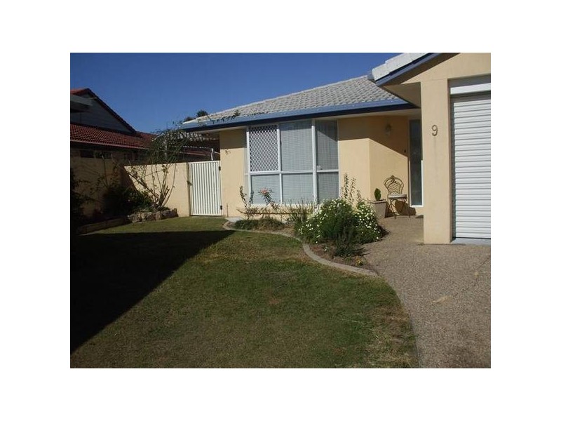 9 Curacao Place, Clear Island Waters QLD 4226