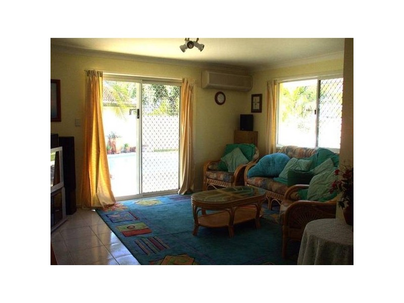 9 Curacao Place, Clear Island Waters QLD 4226