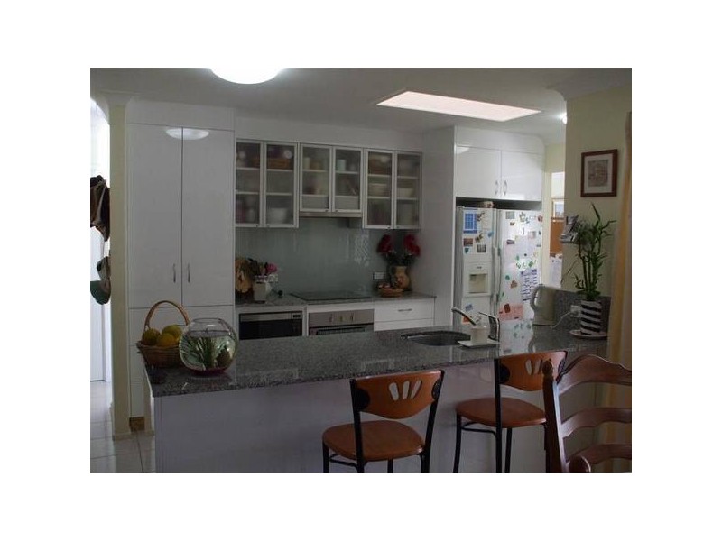 9 Curacao Place, Clear Island Waters QLD 4226