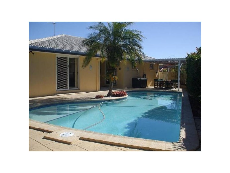 9 Curacao Place, Clear Island Waters QLD 4226