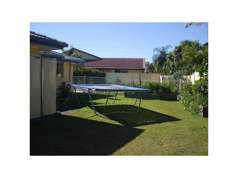 9 Curacao Place, Clear Island Waters QLD 4226