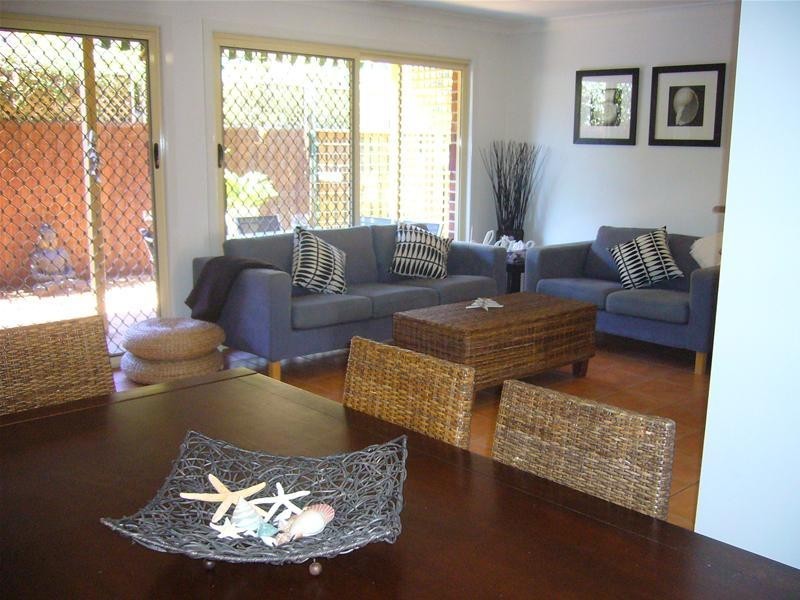 9/7 Santa Cruz Boulevard, Clear Island Waters QLD 4226