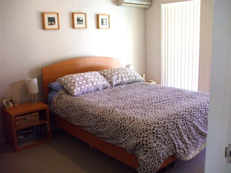 9/7 Santa Cruz Boulevard, Clear Island Waters QLD 4226
