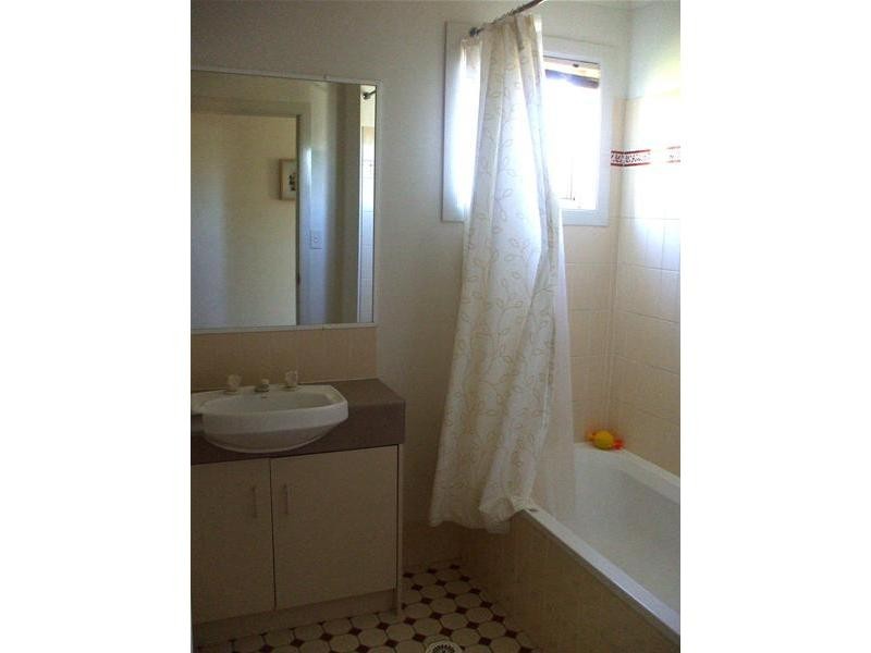 9/7 Santa Cruz Boulevard, Clear Island Waters QLD 4226