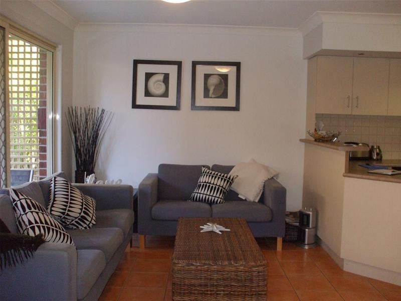 9/7 Santa Cruz Boulevard, Clear Island Waters QLD 4226