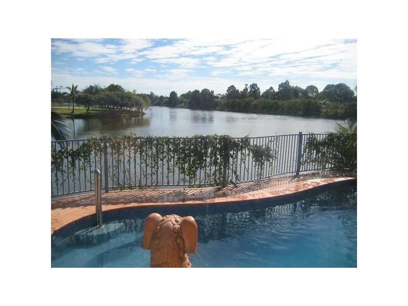 4 Emerton Crescent, Robina QLD 4226