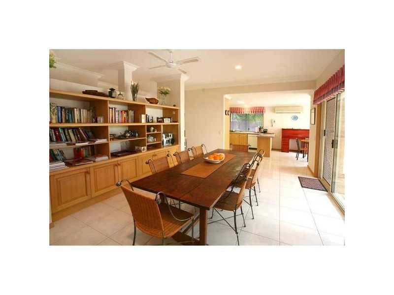 8 Moonraker Street, Clear Island Waters QLD 4226