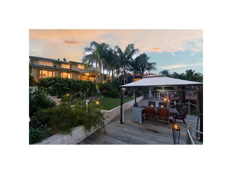 22 Martingale Circuit, Clear Island Waters QLD 4226