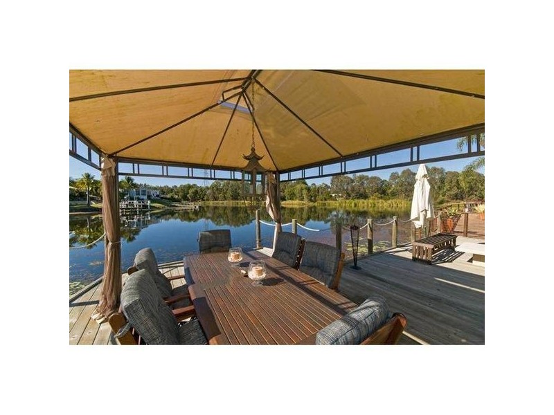 22 Martingale Circuit, Clear Island Waters QLD 4226