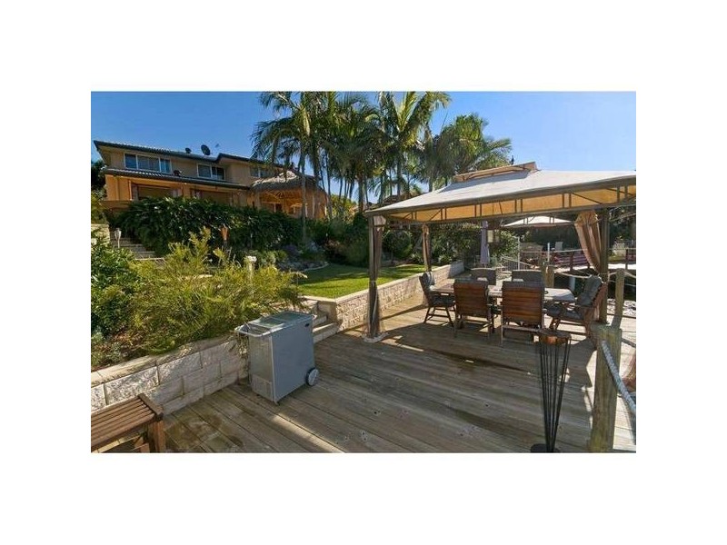22 Martingale Circuit, Clear Island Waters QLD 4226