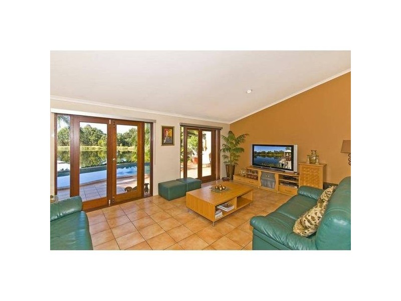 22 Martingale Circuit, Clear Island Waters QLD 4226