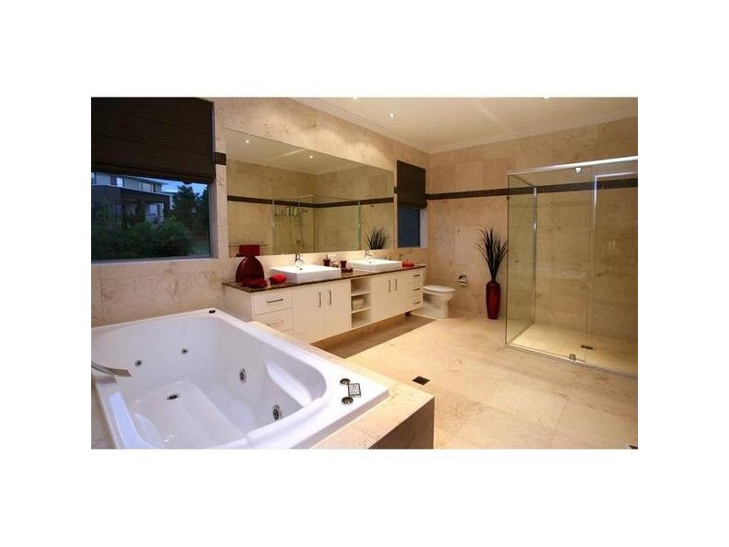 1/5021 Riverwood Grove, Benowa QLD 4217