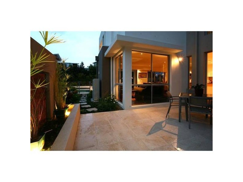 1/5021 Riverwood Grove, Benowa QLD 4217