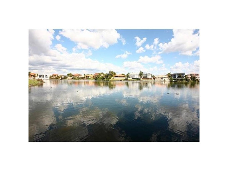 86 Santa Cruz Boulevard, Clear Island Waters QLD 4226