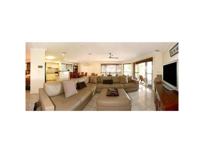 86 Santa Cruz Boulevard, Clear Island Waters QLD 4226
