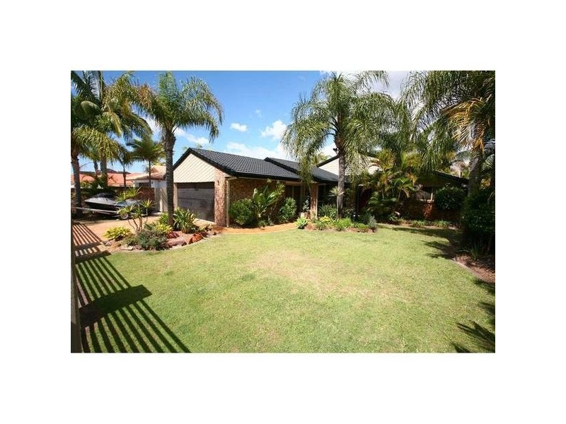 86 Santa Cruz Boulevard, Clear Island Waters QLD 4226