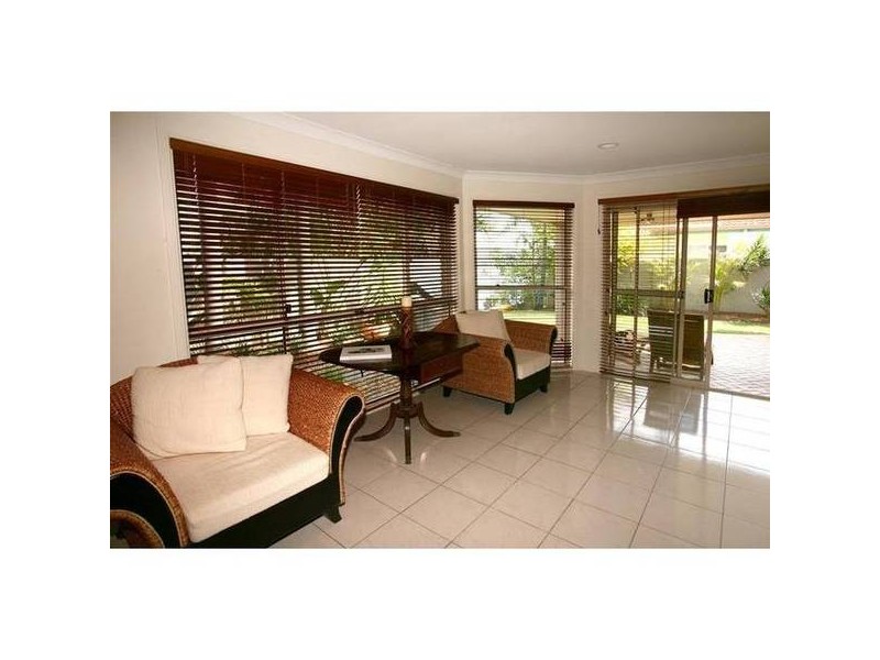 86 Santa Cruz Boulevard, Clear Island Waters QLD 4226