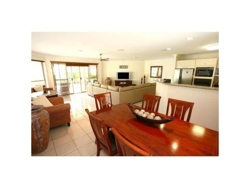 86 Santa Cruz Boulevard, Clear Island Waters QLD 4226