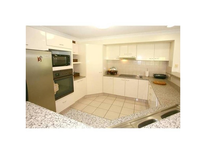 86 Santa Cruz Boulevard, Clear Island Waters QLD 4226