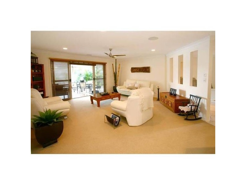 86 Santa Cruz Boulevard, Clear Island Waters QLD 4226