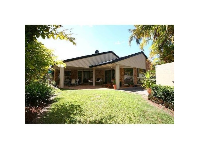 86 Santa Cruz Boulevard, Clear Island Waters QLD 4226